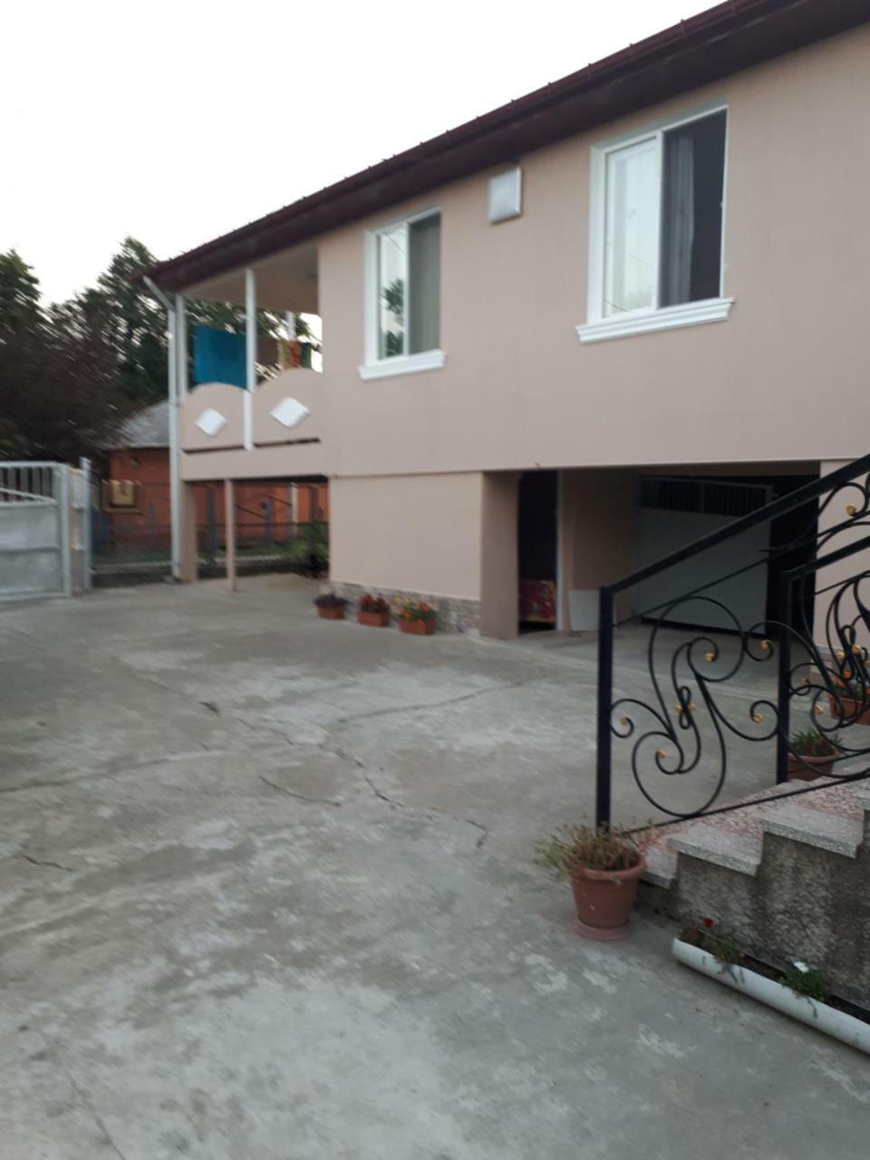 More Teona Gonio Exterior foto